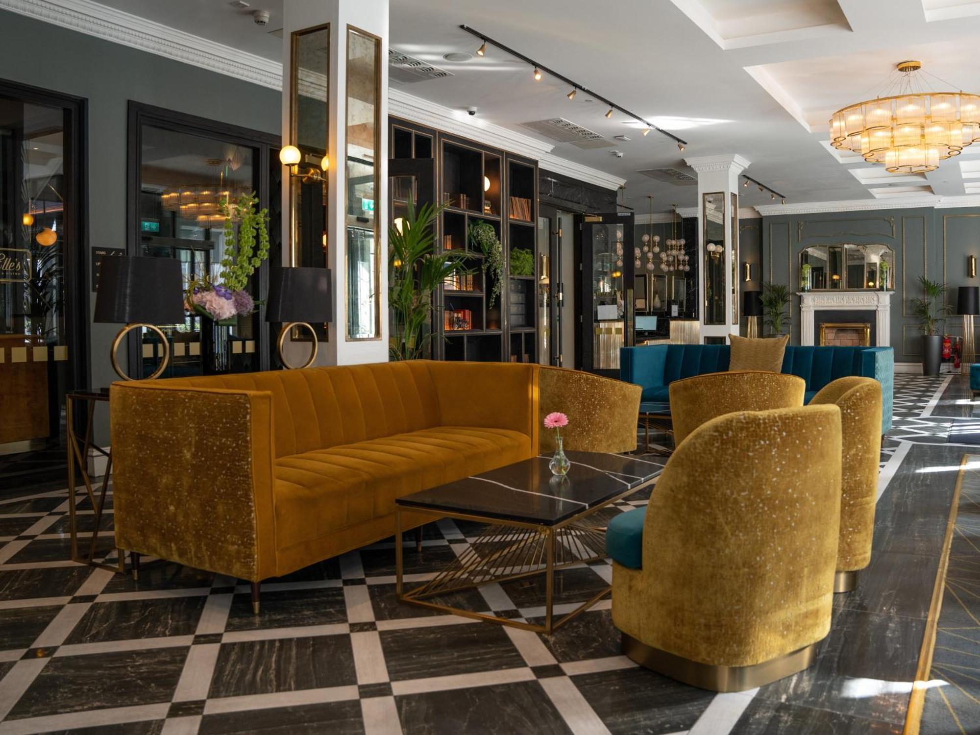 Iveagh Garden Hotel Дублин Экстерьер фото